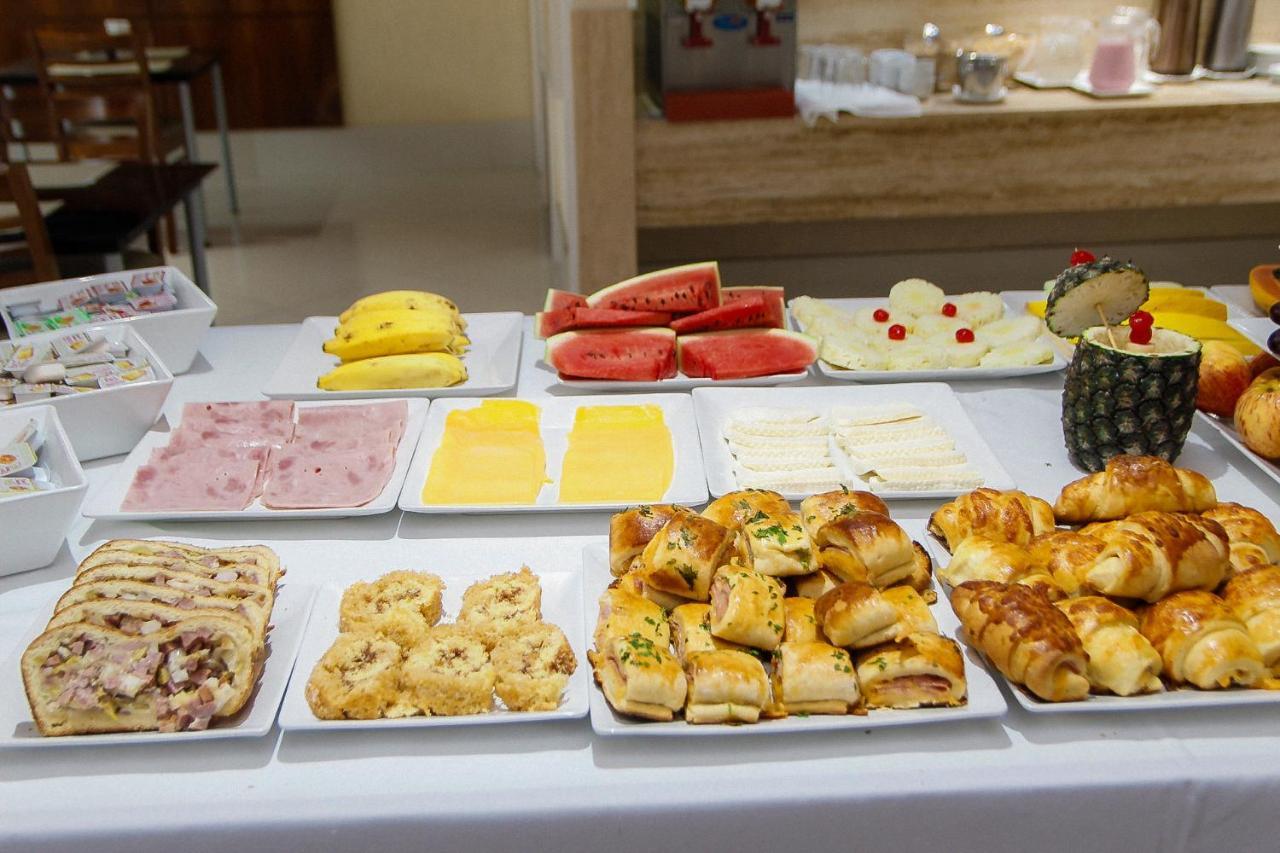Capri Hotel Duque de Caxias Eksteriør bilde