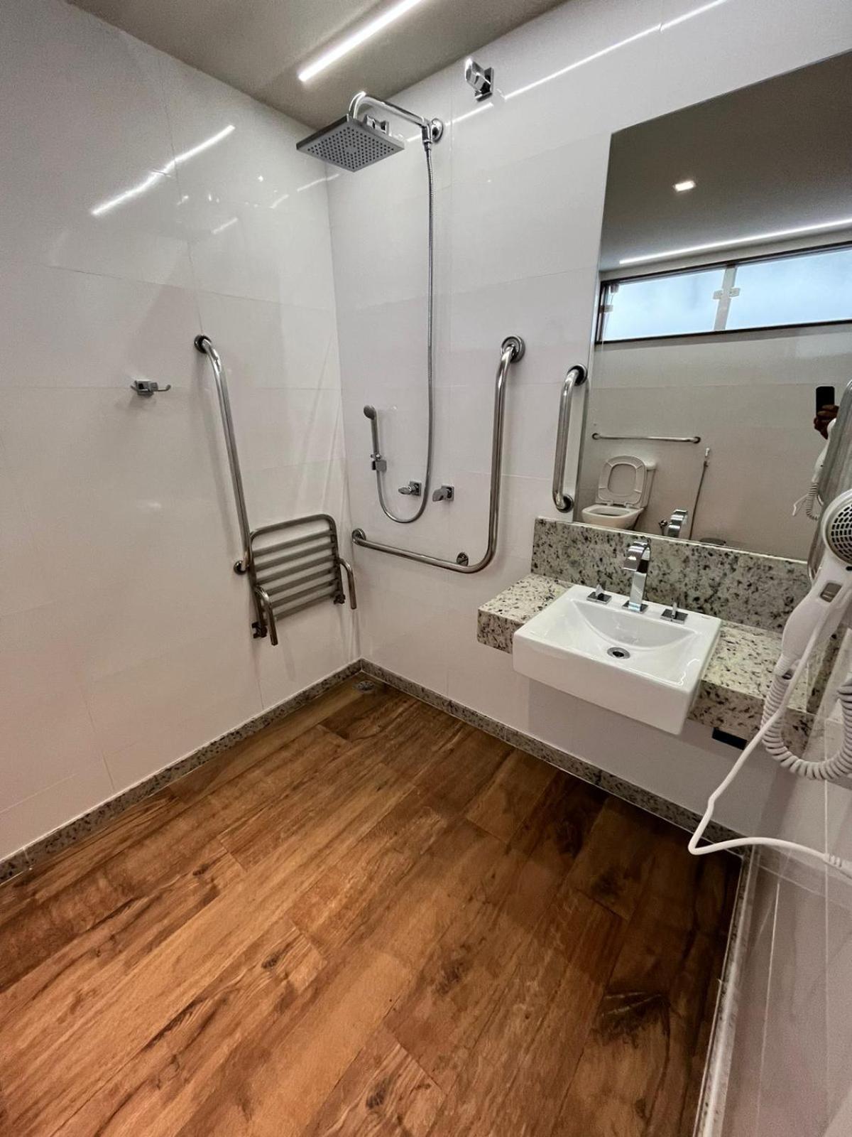 Capri Hotel Duque de Caxias Eksteriør bilde
