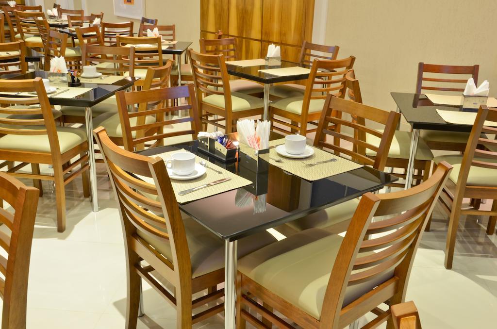 Capri Hotel Duque de Caxias Eksteriør bilde